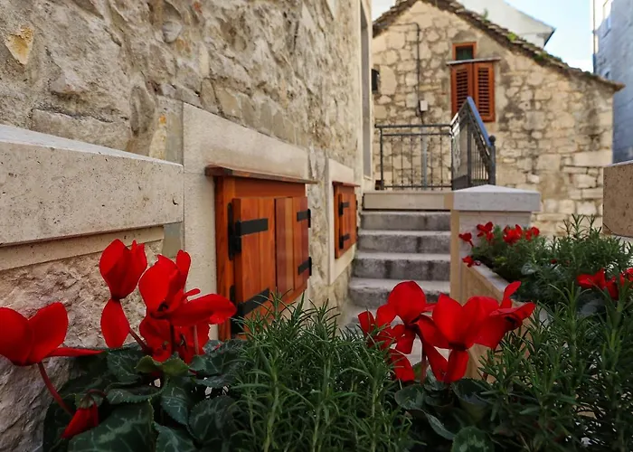 Πανσιόν Mirula 3*